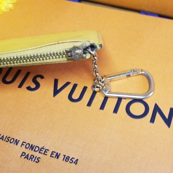 Authentic Louis Vuitton coin pouch card holder - Picture 3 of 7